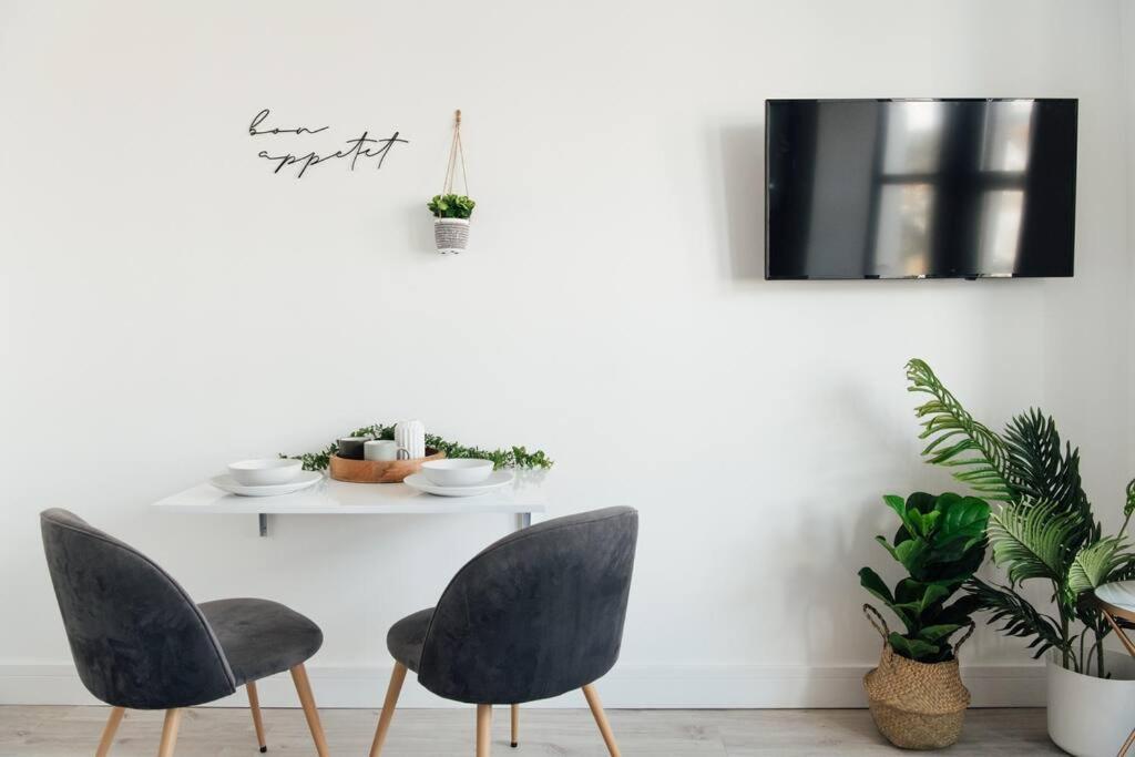 Modern 2 Bedroom Flat In Ilford, London מראה חיצוני תמונה