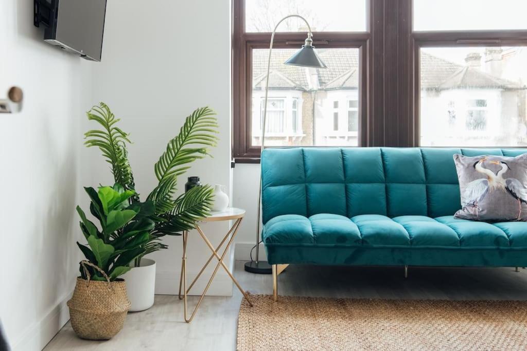 Modern 2 Bedroom Flat In Ilford, London מראה חיצוני תמונה