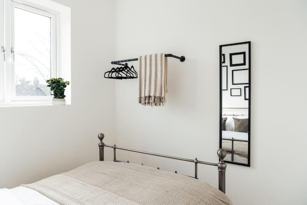 Modern 2 Bedroom Flat In Ilford, London מראה חיצוני תמונה
